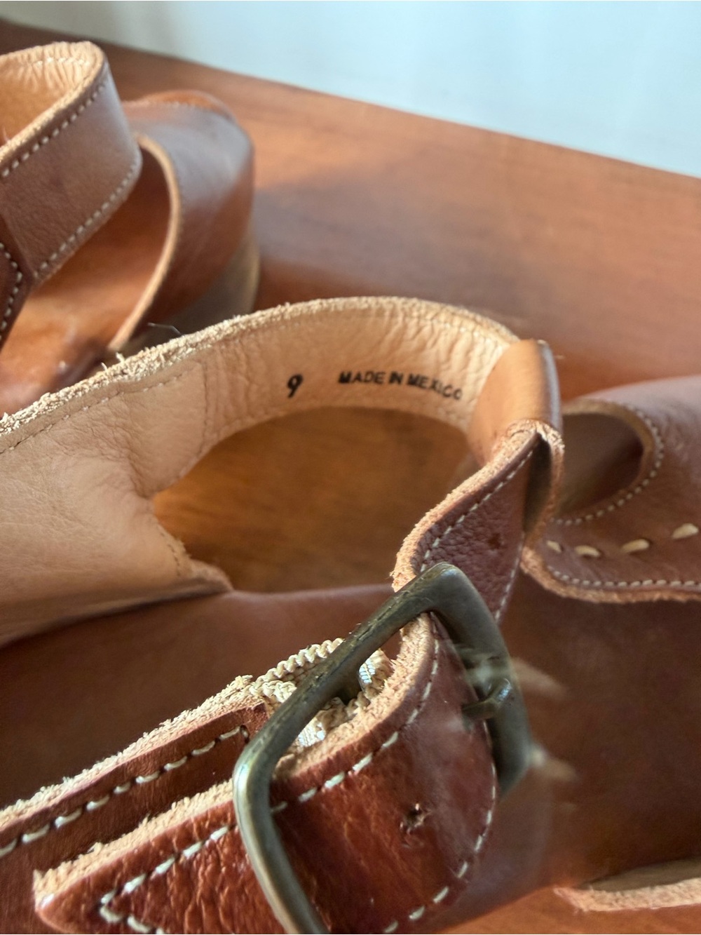 Bed|Stu Leather T-Strap Heeled Sandals Cognac Brown Size 9 NWO BoxMade in Mexico - Picture 4 of 4